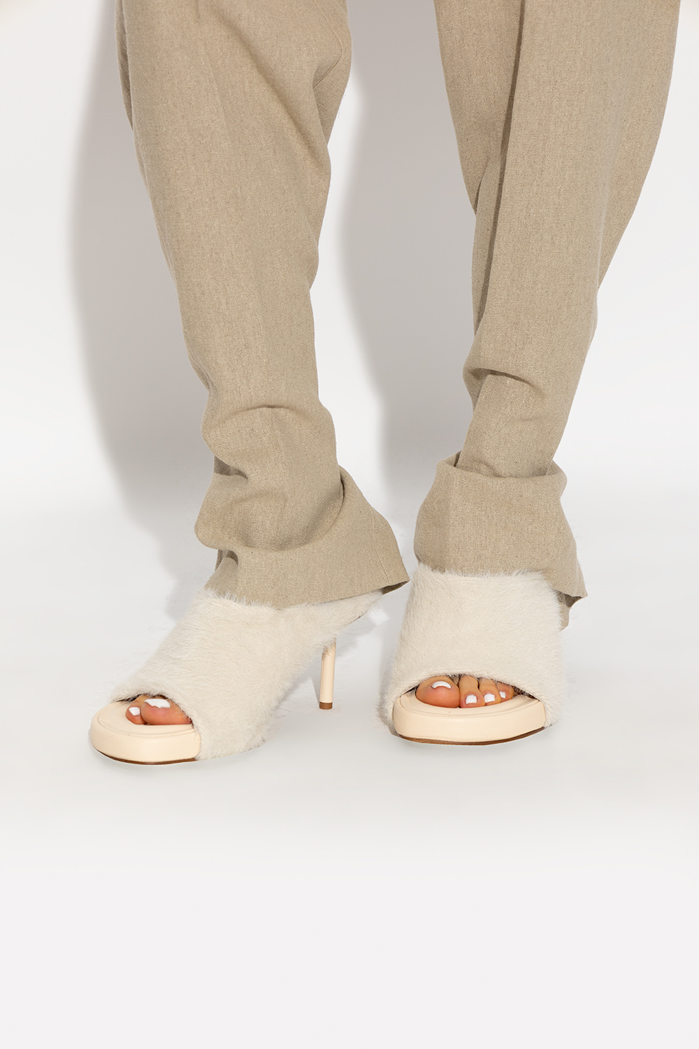 【送料&関税込】Jacquemus nuvola Heeled Mules Jacquemus 'nuvola' Heeled Mules | italist